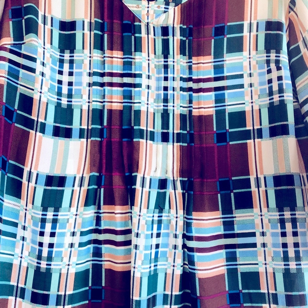 Patterned Blouse - Picture 2 of 3